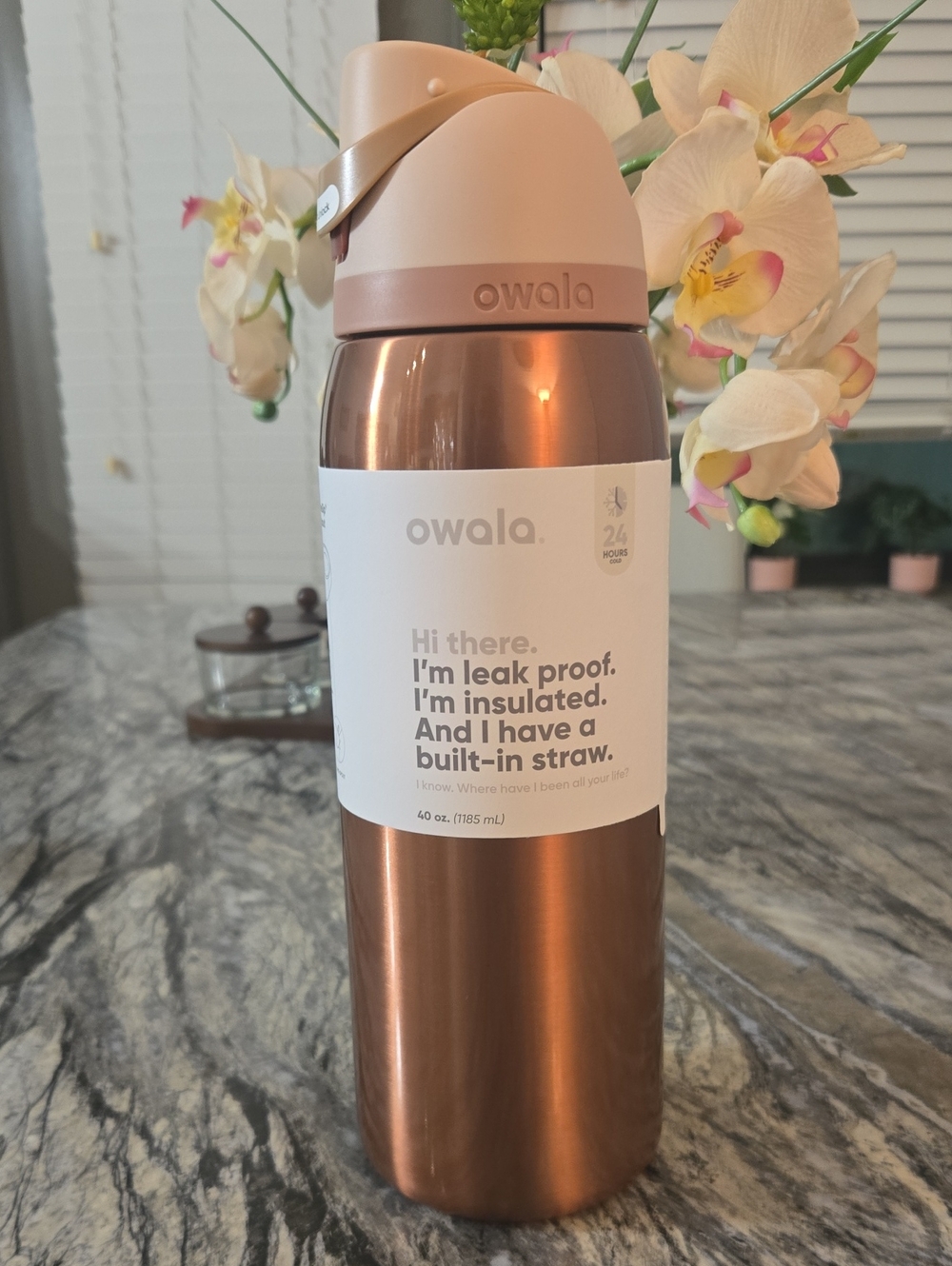 Insulated Water Bottle with Built-In Straw — Rose Gold